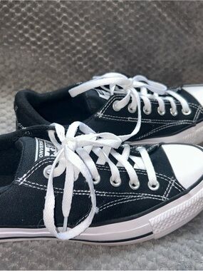 Converse Chuck Taylor All Star Low Top Sneakers - Black/White